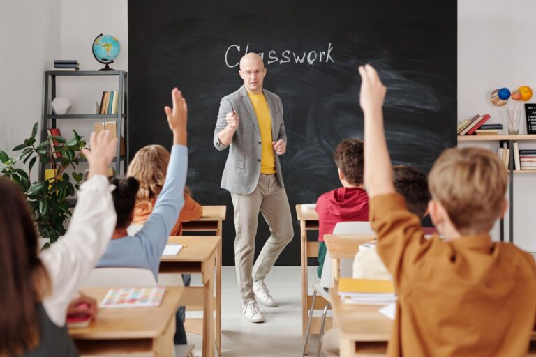 2026-10-05-unesco-report-highlights-global-teacher-shortage-feat