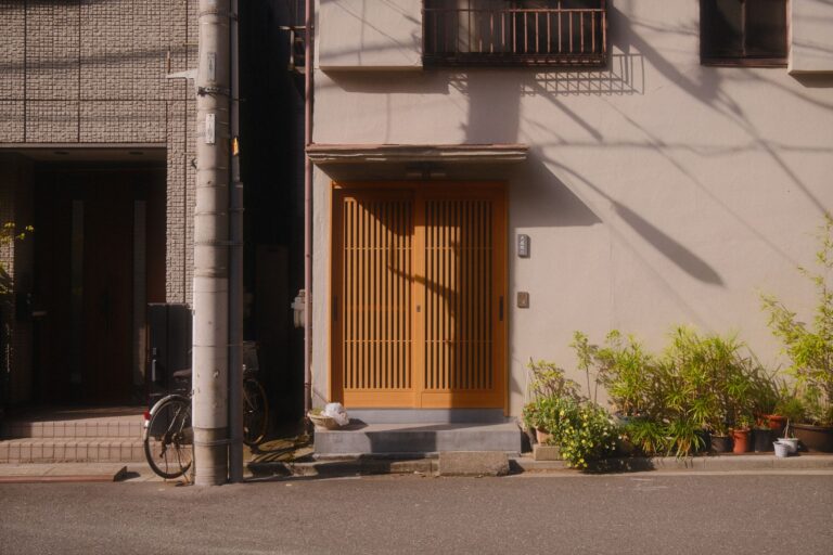 2026-10-09-living-in-japan-how-a-year-abroad-can-change-per-feat