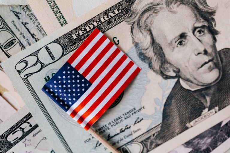 2026-10-11-how-tariffs-and-interest-rates-shape-the-current-feat